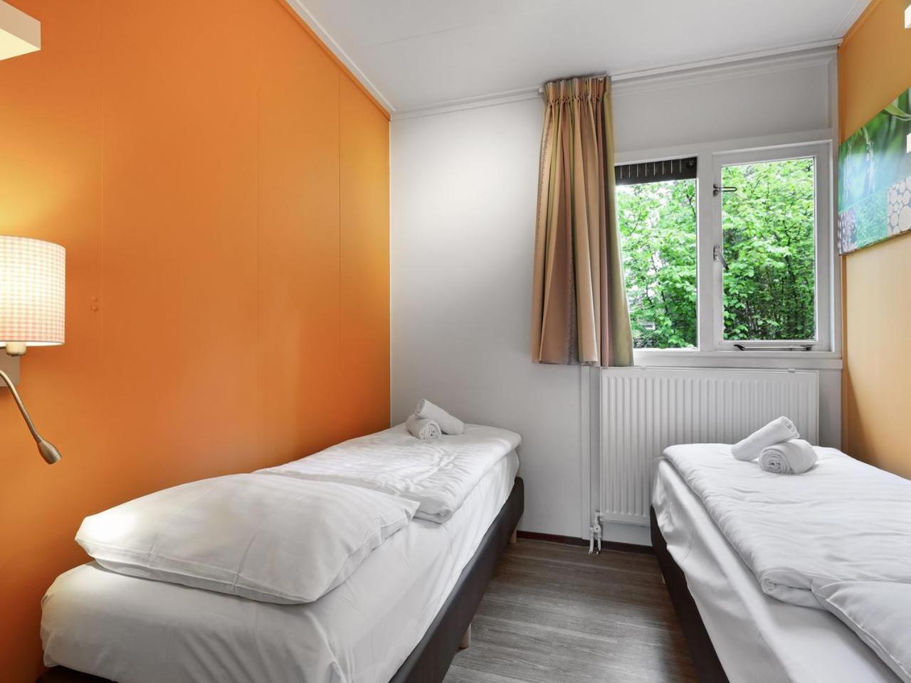 Comfort 6-Person Dog Bungalow In The Holiday Park Landal Heideheuvel Беекберген Стая снимка