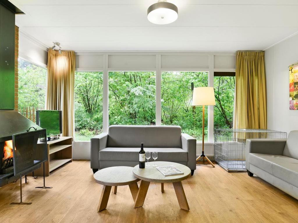 Comfort 6-Person Dog Bungalow In The Holiday Park Landal Heideheuvel Беекберген Екстериор снимка