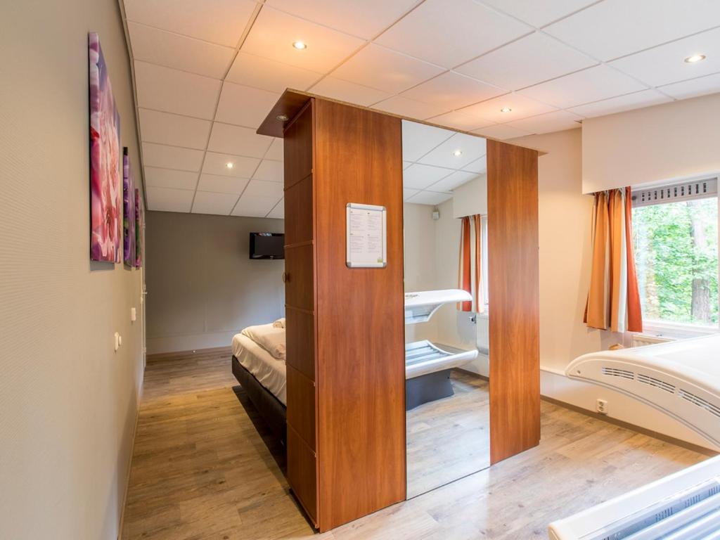 Comfort 6-Person Dog Bungalow In The Holiday Park Landal Heideheuvel Беекберген Стая снимка