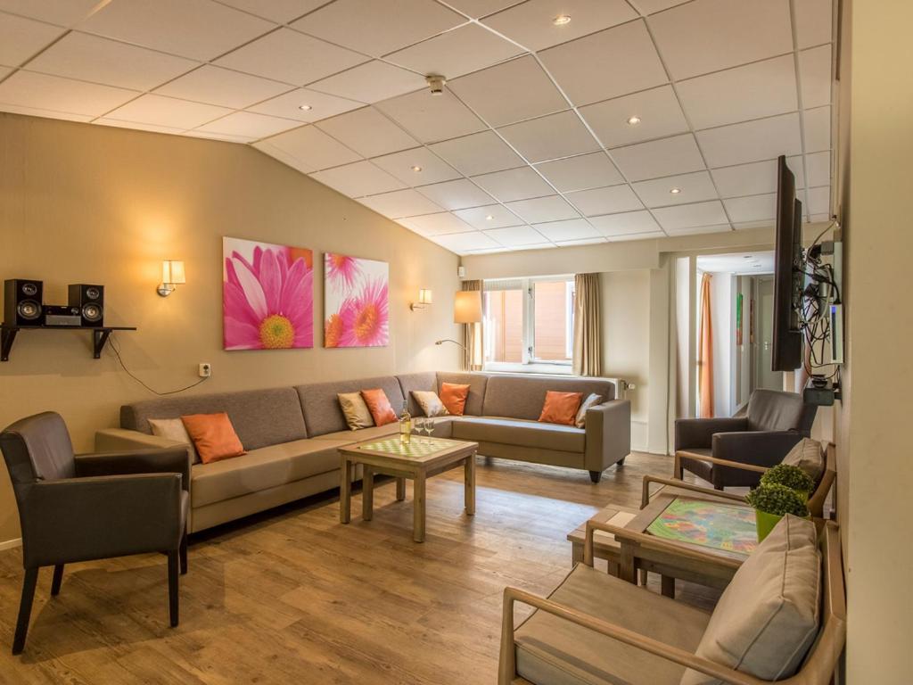 Comfort 6-Person Dog Bungalow In The Holiday Park Landal Heideheuvel Беекберген Стая снимка