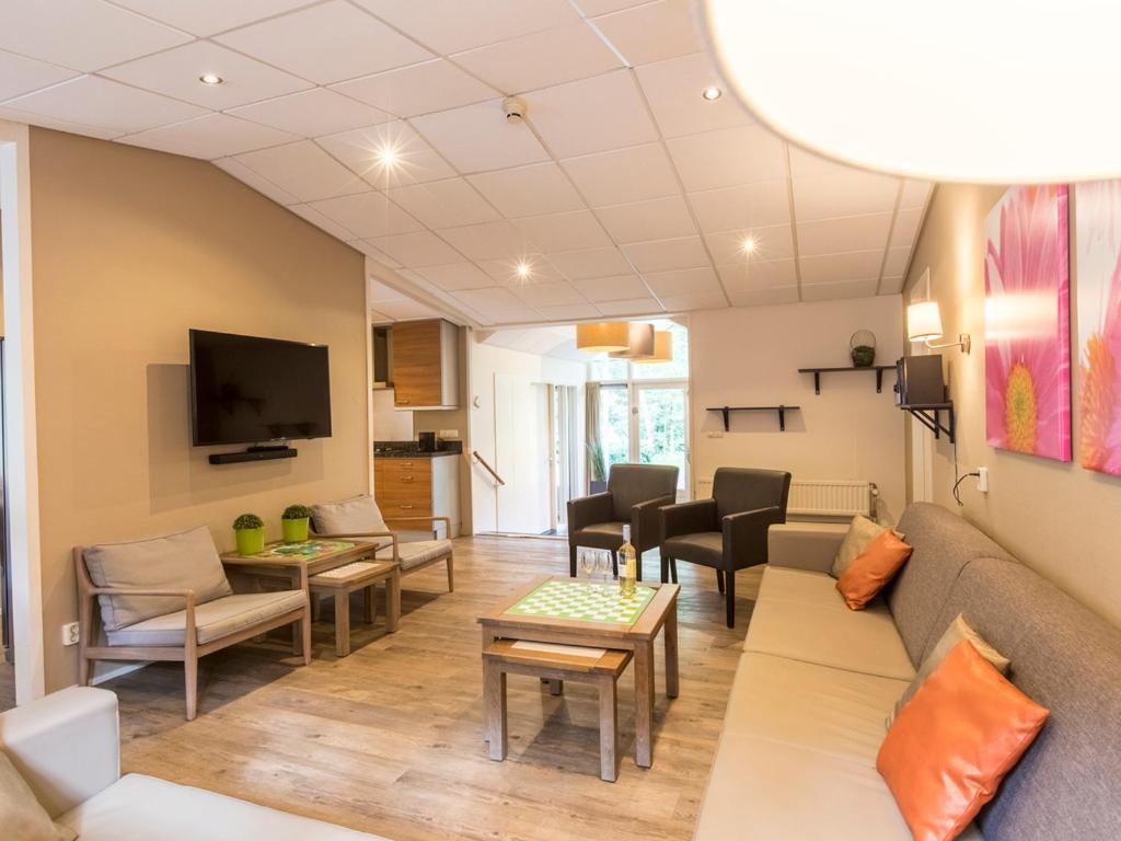 Comfort 6-Person Dog Bungalow In The Holiday Park Landal Heideheuvel Беекберген Стая снимка