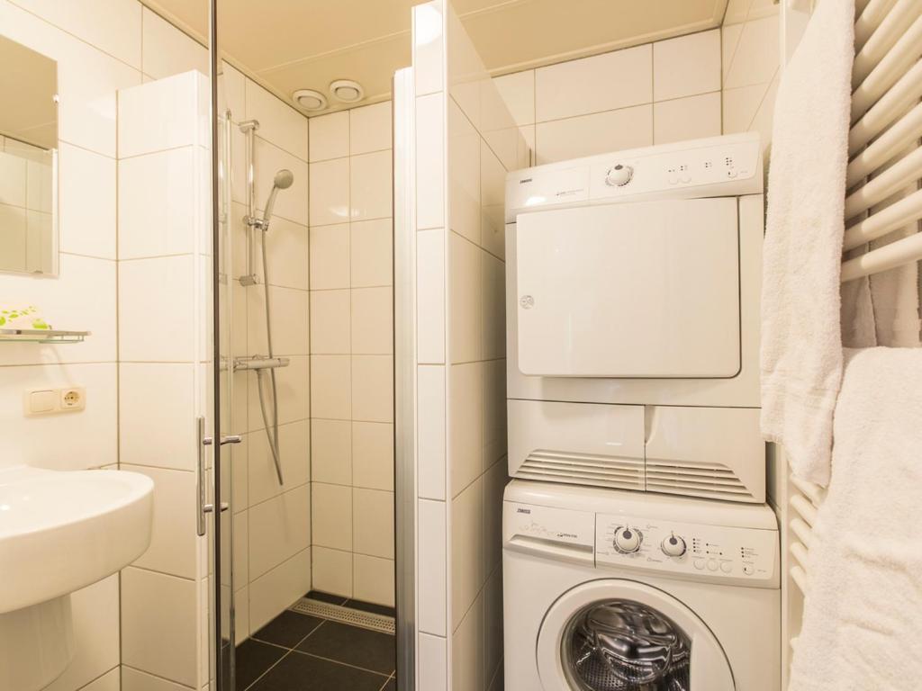 Comfort 6-Person Dog Bungalow In The Holiday Park Landal Heideheuvel Беекберген Стая снимка