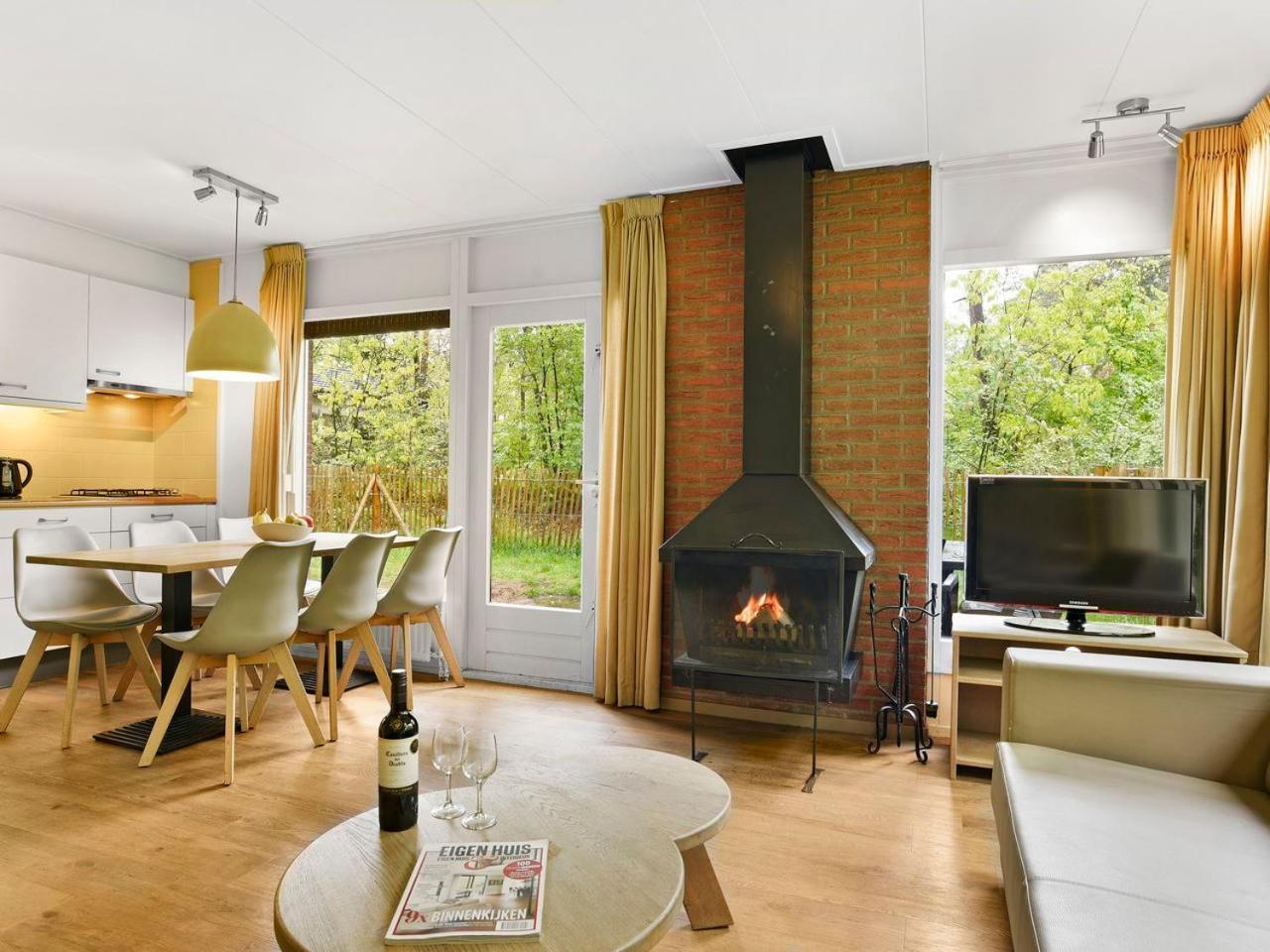Comfort 6-Person Dog Bungalow In The Holiday Park Landal Heideheuvel Беекберген Екстериор снимка