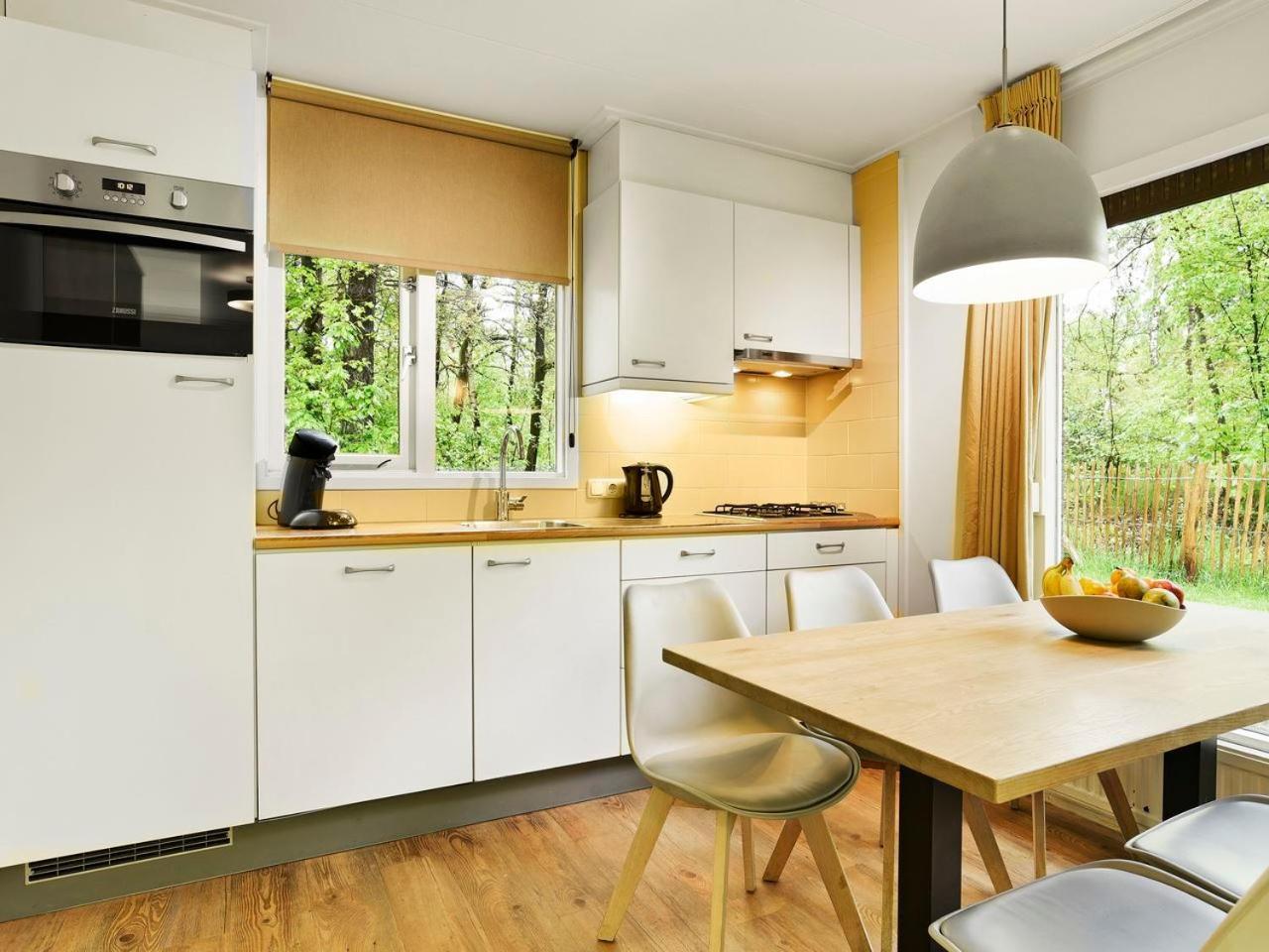 Comfort 6-Person Dog Bungalow In The Holiday Park Landal Heideheuvel Беекберген Екстериор снимка